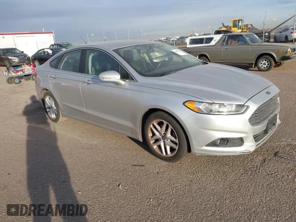 ✅ 2013 Ford Fusion SE • VIN: 3FA6P0HR7DR345997 • Lot: 43807724. Wystawiony na IAAI z przebiegiem 202 830 mil. Bezpłatny archiwum sprzedaży aukcyjnych z USA i szczegółowy raport historii pojazdu na DreamBid. Zdjęcie 1.