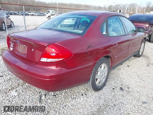 ✅ 2006 Ford Taurus SE • VIN: 1FAFP53U26A110199 • Лот: 43899411. Опубликован ранее на IAAI с пробегом 95 392 миль. Бесплатный доступ к архиву аукционных продаж из США и подробный отчёт об истории автомобиля на DreamBid. Изображение 4.