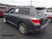 ✅ 2012 Toyota Highlander • VIN: 5TDBK3EH7CS107972 • Лот: 43434009. Опубликован ранее на IAAI с пробегом 105 888 миль. Бесплатный доступ к архиву аукционных продаж из США и подробный отчёт об истории автомобиля на DreamBid. Изображение 3.