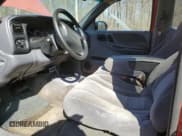 ✅ 2000 Dodge Dakota SLT • VIN: 1B7GG22X5YS700953 • Lot: 46275045. Wystawiony na Copart z przebiegiem 132 111 mil. Bezpłatny archiwum sprzedaży aukcyjnych z USA i szczegółowy raport historii pojazdu na DreamBid. Zdjęcie 7.