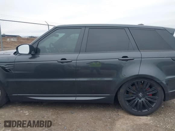 ✅ 2018 Land Rover Range Rover Sport • VIN: SALWR2RE3JA182033 • Lot: 41888457. Listed on IAAI with 103,941 mi. Free auction sales archive from the USA and detailed vehicle history report at DreamBid. Image 14.