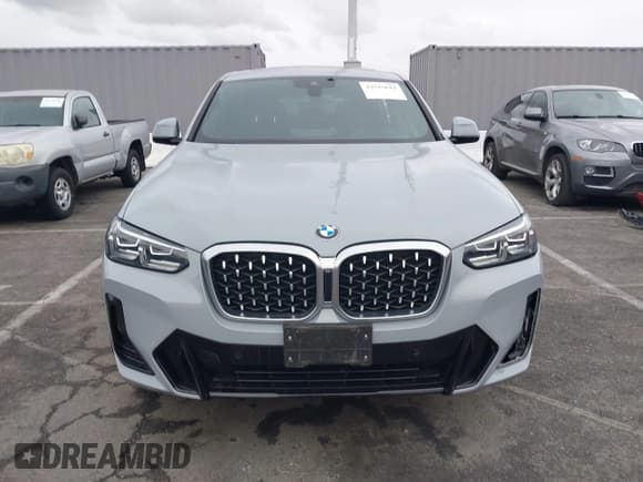 ✅ 2022 BMW X4 xDrive30i • VIN: 5UX33DT06N9M40667 • Lot: 43715611. Listed on IAAI with 54,040 mi. Free auction sales archive from the USA and detailed vehicle history report at DreamBid. Image 12.