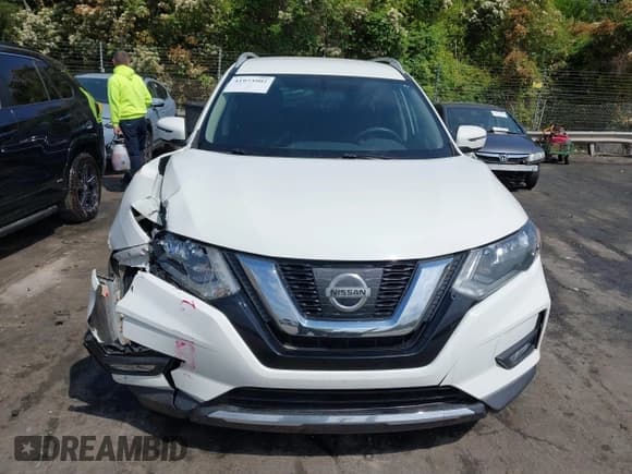 ✅ 2017 Nissan Rogue SL • VIN: 5N1AT2MT6HC883345 • Lot: 41973902. Listed on IAAI with 131,803 mi. Free auction sales archive from the USA and detailed vehicle history report at DreamBid. Image 12.