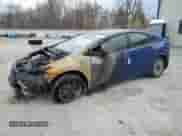 2025 Toyota Prius SE z VIN JTDACACU8S3040893, wystawiony jako Copart lot #52588625 z przebiegiem Nie podano mil oraz Szkoda całkowita • Salvage title. Historia ofert i sprzedaży dostępna na DreamBid. Obrazek 1.