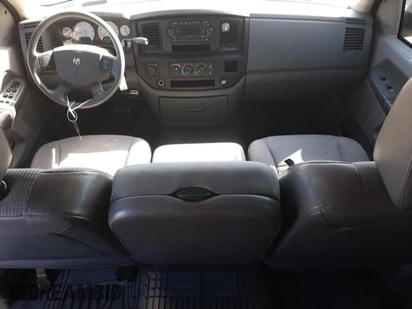 ✅ 2008 Dodge 1500 ST • VIN: 1D7HU18N88S569827 • Лот: 77076664. Опубликован ранее на Copart с пробегом 166 885 миль. Бесплатный доступ к архиву аукционных продаж из США и подробный отчёт об истории автомобиля на DreamBid. Изображение 8.