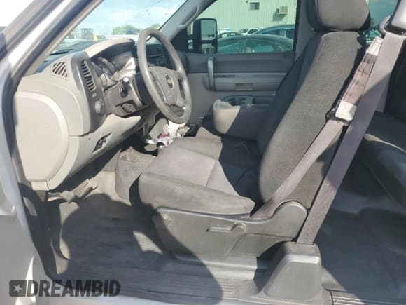 ✅ 2009 Chevrolet Silverado 2500HD • VIN: 1GCHK49609E157054 • Лот: 74556264. Опубликован ранее на Copart с пробегом 114 949 миль. Бесплатный доступ к архиву аукционных продаж из США и подробный отчёт об истории автомобиля на DreamBid. Изображение 7.