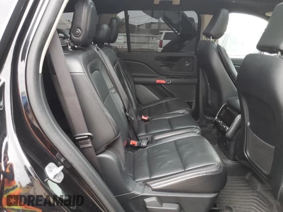 ✅ 2023 Lincoln Aviator Reserve • VIN: 5LM5J7XC7PGL16498 • Lot: 83796475. Listed on Copart with 31,606 mi. Free auction sales archive from the USA and detailed vehicle history report at DreamBid. Image 11.