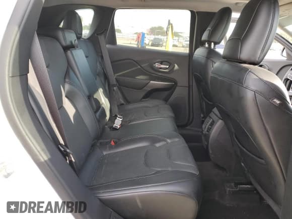 ✅ 2021 Jeep Cherokee Latitude Lux • VIN: 1C4PJMMX1MD158503 • Lot: 83851155. Wystawiony na Copart z przebiegiem 15 797 mil. Bezpłatny archiwum sprzedaży aukcyjnych z USA i szczegółowy raport historii pojazdu na DreamBid. Zdjęcie 11.