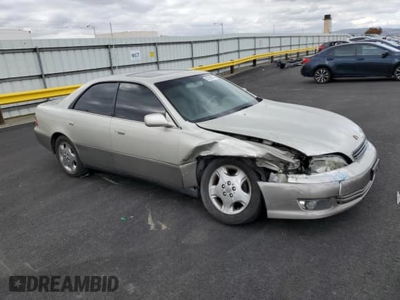 ✅ 2001 Lexus ES 300 • VIN: JT8BF28G510315803 • Lot: 93759575. Listed on Copart with 208,009 mi. Free auction sales archive from the USA and detailed vehicle history report at DreamBid. Image 4.