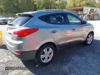 2013 Hyundai Tucson GLS z VIN KM8JU3AC0DU760359, wystawiony jako IAAI lot #43346745 z przebiegiem 120 726 mil mil oraz . Historia ofert i sprzedaży dostępna na DreamBid. Obrazek 4.
