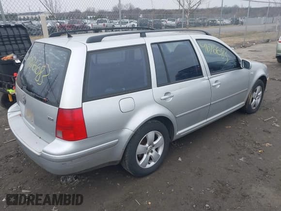 ✅ 2003 Volkswagen Jetta • VIN: WVWSP61J83W462354 • Lot: 41076683. Wystawiony na IAAI z przebiegiem 165 100 mil. Bezpłatny archiwum sprzedaży aukcyjnych z USA i szczegółowy raport historii pojazdu na DreamBid. Zdjęcie 4.