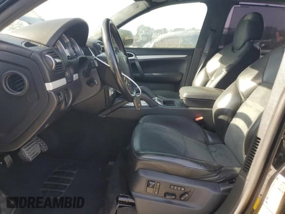 ✅ 2009 Porsche Cayenne GTS • VIN: WP1AD29P19LA64353 • Лот: 93287315. Опубликован ранее на Copart с пробегом 149 275 миль. Бесплатный доступ к архиву аукционных продаж из США и подробный отчёт об истории автомобиля на DreamBid. Изображение 7.