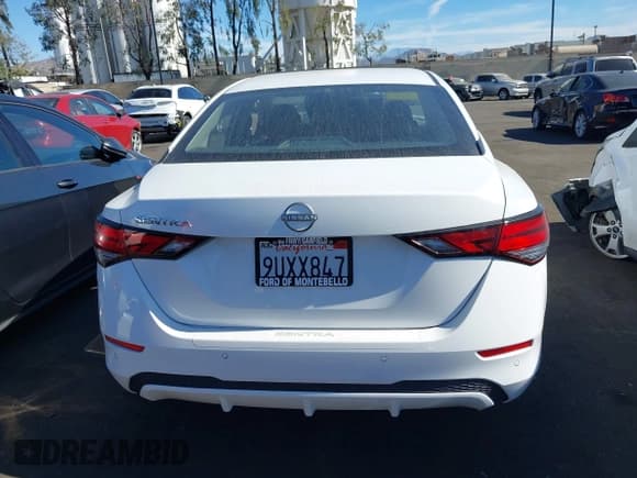 ✅ 2024 Nissan Sentra S • VIN: 3N1AB8BVXRY307333 • Lot: 43598410. Listed on IAAI with 18,764 mi. Free auction sales archive from the USA and detailed vehicle history report at DreamBid. Image 17.