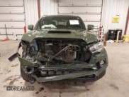 ✅ 2022 Toyota Tacoma SR • VIN: 3TMCZ5AN5NM519589 • Lot: 43634877. Listed on IAAI with 48,814 mi. Free auction sales archive from the USA and detailed vehicle history report at DreamBid. Image 13.