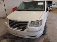 ✅ 2010 Chrysler Town & Country Limited • VIN: 2A4RR7DX3AR422262 • Lot: 42321224. Wystawiony na IAAI z przebiegiem 285 000 mil. Bezpłatny archiwum sprzedaży aukcyjnych z USA i szczegółowy raport historii pojazdu na DreamBid. Zdjęcie 6.
