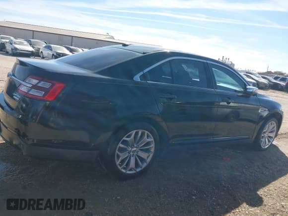 ✅ 2015 Ford Taurus Limited • VIN: 1FAHP2F83FG146664 • Lot: 43468239. Listed on IAAI with 172,521 mi. Free auction sales archive from the USA and detailed vehicle history report at DreamBid. Image 13.