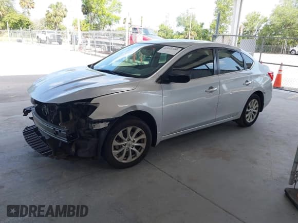 ✅ 2017 Nissan Sentra SL • VIN: 3N1AB7AP1HY367030 • Lot: 42211345. Wystawiony na IAAI z przebiegiem 119 166 mil. Bezpłatny archiwum sprzedaży aukcyjnych z USA i szczegółowy raport historii pojazdu na DreamBid. Zdjęcie 18.