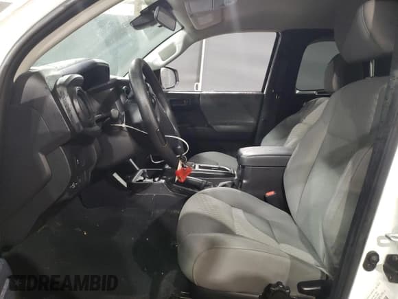 ✅ 2023 Toyota Tacoma SR • VIN: 3TYRX5GN5PT085981 • Лот: 43403015. Опубликован ранее на Copart с пробегом 32 567 миль. Бесплатный доступ к архиву аукционных продаж из США и подробный отчёт об истории автомобиля на DreamBid. Изображение 7.