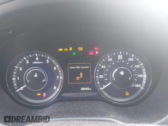 ✅ 2016 Hyundai Azera Limited • VIN: KMHFH4JG4GA508039 • Lot: 43509733. Listed on IAAI with 39,443 mi. Free auction sales archive from the USA and detailed vehicle history report at DreamBid. Image 7.