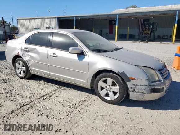 ✅ 2007 Ford Fusion SE • VIN: 3FAHP07167R166987 • Лот: 92348425. Опубликован ранее на Copart с пробегом 186 336 миль. Бесплатный доступ к архиву аукционных продаж из США и подробный отчёт об истории автомобиля на DreamBid. Изображение 4.