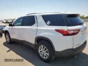 ✅ 2018 Chevrolet Traverse LT Cloth • VIN: 1GNERGKW1JJ116896 • Lot: 65275594. Wystawiony na Copart z przebiegiem 97 398 mil. Bezpłatny archiwum sprzedaży aukcyjnych z USA i szczegółowy raport historii pojazdu na DreamBid. Zdjęcie 2.