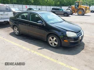 ✅ 2008 Volkswagen Jetta SE • VIN: 3VWRZ71K18M160304 • Lot: 42484836. Wystawiony na IAAI z przebiegiem 185 592 mil. Bezpłatny archiwum sprzedaży aukcyjnych z USA i szczegółowy raport historii pojazdu na DreamBid. Zdjęcie 1.