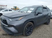 ✅ 2022 Toyota Highlander L • VIN: 5TDCZRAH5NS117041 • Lot: 42829998. Wystawiony na IAAI z przebiegiem 53 347 mil. Bezpłatny archiwum sprzedaży aukcyjnych z USA i szczegółowy raport historii pojazdu na DreamBid. Zdjęcie 2.