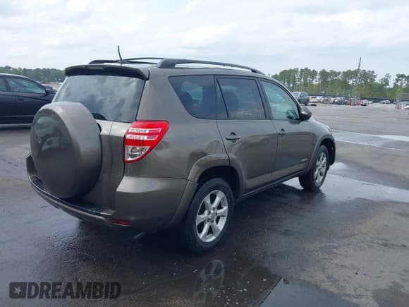 ✅ 2011 Toyota RAV4 Limited • VIN: 2T3YF4DV9BW082856 • Lot: 41946197. Wystawiony na IAAI z przebiegiem 189 382 mil. Bezpłatny archiwum sprzedaży aukcyjnych z USA i szczegółowy raport historii pojazdu na DreamBid. Zdjęcie 4.