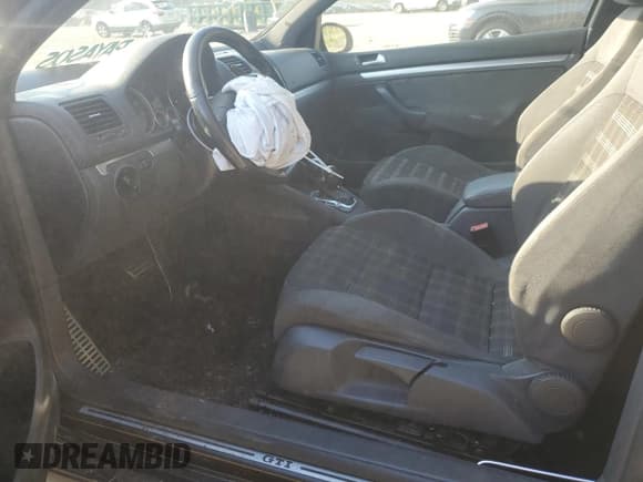 ✅ 2008 Volkswagen Golf GTI • VIN: WVWFV71K88W227997 • Лот: 70057544. Опубликован ранее на Copart с пробегом 95 044 миль. Бесплатный доступ к архиву аукционных продаж из США и подробный отчёт об истории автомобиля на DreamBid. Изображение 7.