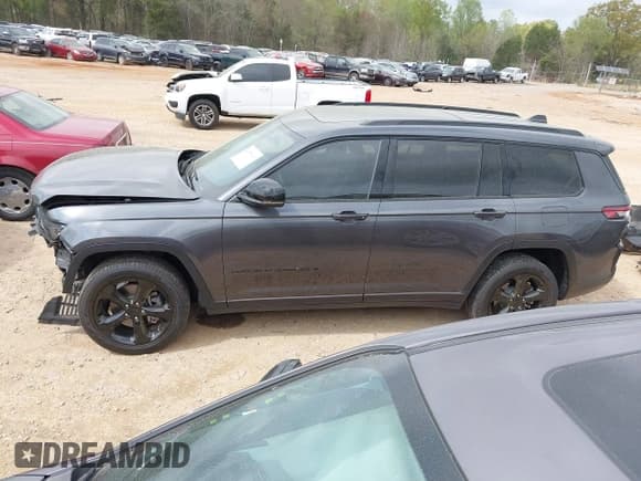 ✅ 2022 Jeep Grand Cherokee Limited • VIN: 1C4RJKBG0N8621824 • Lot: 41957841. Wystawiony na IAAI z przebiegiem 31 030 mil. Bezpłatny archiwum sprzedaży aukcyjnych z USA i szczegółowy raport historii pojazdu na DreamBid. Zdjęcie 14.