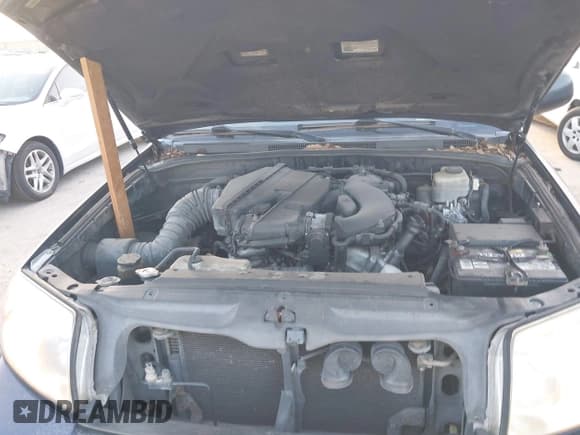 ✅ 2005 Toyota 4Runner SR5 • VIN: JTEZU14R158037993 • Lot: 42964688. Listed on IAAI with 237,771 mi. Free auction sales archive from the USA and detailed vehicle history report at DreamBid. Image 10.