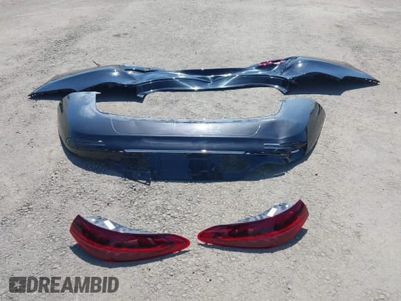 ✅ 2024 Mercedes-Benz EQS 450+ • VIN: W1KCG2DB3RA048671 • Лот: 41987372. Опубликован ранее на IAAI с пробегом 14 581 миль. Бесплатный доступ к архиву аукционных продаж из США и подробный отчёт об истории автомобиля на DreamBid. Изображение 12.