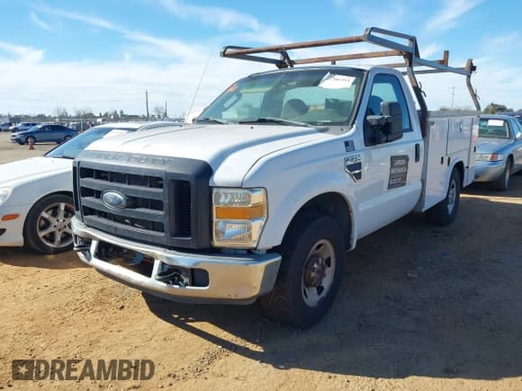 ✅ 2008 Ford F-250 • VIN: 1FDNF20568EC89195 • Lot: 41701353. Listed on IAAI with 384,701 mi. Free auction sales archive from the USA and detailed vehicle history report at DreamBid. Image 2.