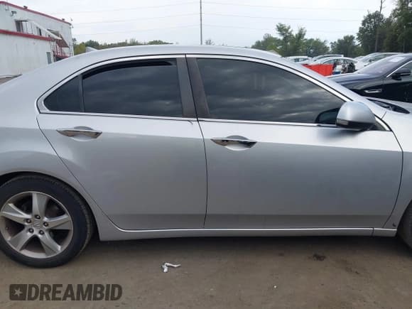 ✅ 2013 Acura TSX Technology • VIN: JH4CU2F64DC011451 • Lot: 43264757. Wystawiony na IAAI z przebiegiem 43 860 mil. Bezpłatny archiwum sprzedaży aukcyjnych z USA i szczegółowy raport historii pojazdu na DreamBid. Zdjęcie 13.