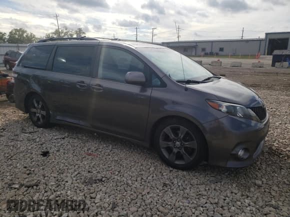 ✅ 2012 Toyota Sienna SE • VIN: 5TDXK3DC0CS183187 • Lot: 84005925. Listed on Copart with 258,804 mi. Free auction sales archive from the USA and detailed vehicle history report at DreamBid. Image 4.