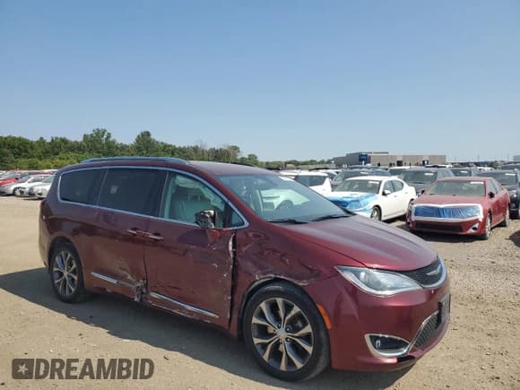 ✅ 2018 Chrysler Pacifica Limited • VIN: 2C4RC1GG4JR252493 • Lot: 72063745. Wystawiony na Copart z przebiegiem 199 293 mil. Bezpłatny archiwum sprzedaży aukcyjnych z USA i szczegółowy raport historii pojazdu na DreamBid. Zdjęcie 4.