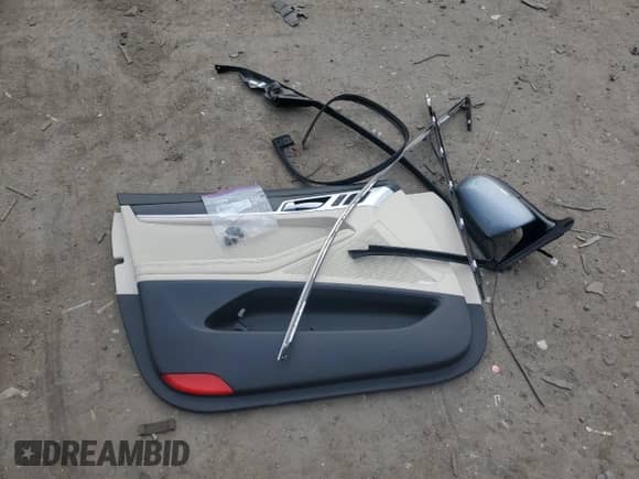 ✅ 2016 Hyundai Genesis 3.8L • VIN: KMHGN4JEXGU128746 • Lot: 82433264. Wystawiony na Copart z przebiegiem 85 934 mil. Bezpłatny archiwum sprzedaży aukcyjnych z USA i szczegółowy raport historii pojazdu na DreamBid. Zdjęcie 12.