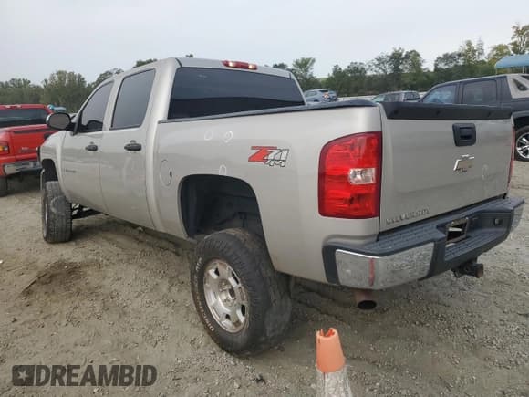 ✅ 2008 Chevrolet Silverado 1500 LTZ • VIN: 3GCEK13J38G226390 • Lot: 71168994. Listed on Copart with 241,358 mi. Free auction sales archive from the USA and detailed vehicle history report at DreamBid. Image 2.