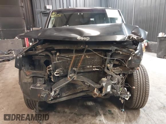 ✅ 2009 Jeep Commander Sport • VIN: 1J8HG48K09C547110 • Lot: 41768609. Listed on IAAI with 200,402 mi. Free auction sales archive from the USA and detailed vehicle history report at DreamBid. Image 6.