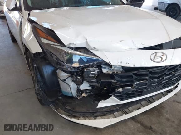 ✅ 2023 Hyundai Elantra SEL • VIN: 5NPLS4AG1PH097880 • Lot: 43442034. Listed on IAAI with 60,669 mi. Free auction sales archive from the USA and detailed vehicle history report at DreamBid. Image 6.