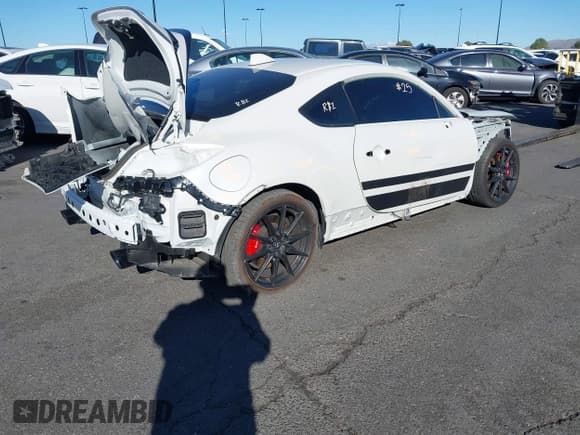 ✅ 2024 Toyota 86 TRUENO Edition • VIN: JF1ZNBM13R8752867 • Лот: 41413611. Опубликован ранее на IAAI с пробегом 11 229 миль. Бесплатный доступ к архиву аукционных продаж из США и подробный отчёт об истории автомобиля на DreamBid. Изображение 4.