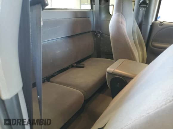 2000 Dodge Dakota z VIN 1B7GL22X5YS571012, wystawiony jako Copart lot #67688924 z przebiegiem 141 562 mil mil oraz Szkoda całkowita • Salvage title. Historia ofert i sprzedaży dostępna na DreamBid. Obrazek 10.