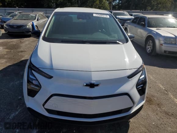 ✅ 2023 Chevrolet Bolt EV 2LT • VIN: 1G1FX6S06P4205033 • Lot: 77526514. Wystawiony na Copart z przebiegiem 6 592 mil. Bezpłatny archiwum sprzedaży aukcyjnych z USA i szczegółowy raport historii pojazdu na DreamBid. Zdjęcie 5.