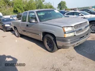 2004 Chevrolet Silverado 1500 LS z VIN 2GCEC19V641328647, wystawiony jako IAAI lot #43223352 z przebiegiem 18 790 mil mil oraz . Historia ofert i sprzedaży dostępna na DreamBid. Obrazek 1.