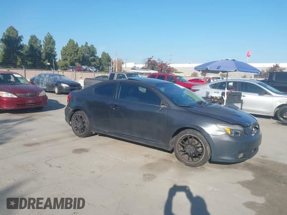 ✅ 2006 Scion tC • VIN: JTKDE167460103078 • Lot: 43859934. Wystawiony na IAAI z przebiegiem 235 430 mil. Bezpłatny archiwum sprzedaży aukcyjnych z USA i szczegółowy raport historii pojazdu na DreamBid. Zdjęcie 1.