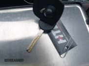 ✅ 2018 GMC Sierra 2500HD Denali • VIN: 1GT12UEY7JF144938 • Lot: 42998012. Wystawiony na IAAI z przebiegiem 83 391 mil. Bezpłatny archiwum sprzedaży aukcyjnych z USA i szczegółowy raport historii pojazdu na DreamBid. Zdjęcie 11.