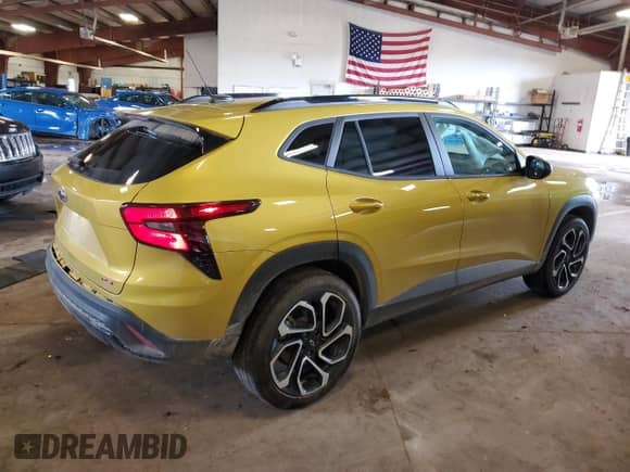 2024 Chevrolet Trax 2RS with VIN KL77LJE21RC078236, listed as a Copart auction lot 83780055 with 33,829 mi miles and Salvage title. Bid and sale history available at DreamBid. Image 3.