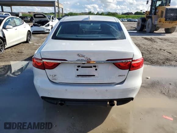 ✅ 2020 Jaguar XF 25t Premium • VIN: SAJBD4FX3LCY83282 • Lot: 83803545. Wystawiony na Copart z przebiegiem 82 799 mil. Bezpłatny archiwum sprzedaży aukcyjnych z USA i szczegółowy raport historii pojazdu na DreamBid. Zdjęcie 6.