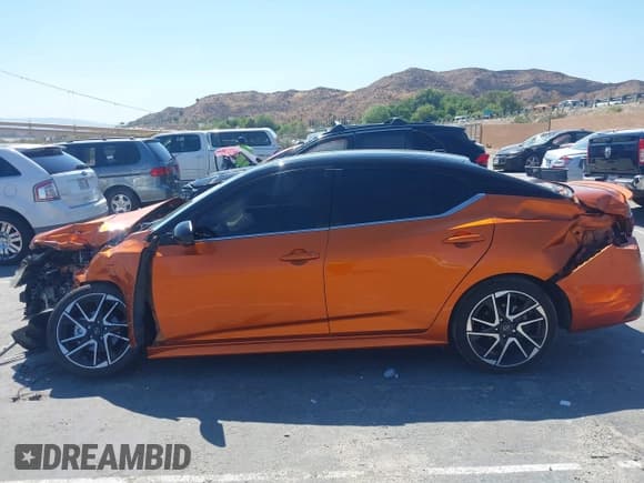 ✅ 2024 Nissan Sentra SR • VIN: 3N1AB8DV3RY216613 • Lot: 42945880. Wystawiony na IAAI z przebiegiem Nie podano. Bezpłatny archiwum sprzedaży aukcyjnych z USA i szczegółowy raport historii pojazdu na DreamBid. Zdjęcie 15.