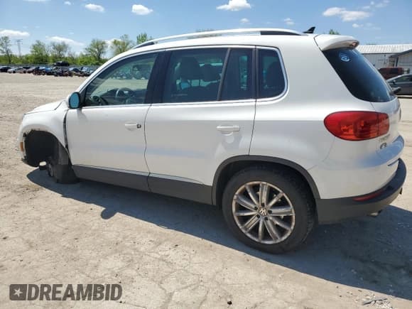 ✅ 2012 Volkswagen Tiguan S • VIN: WVGBV7AX6CW548810 • Lot: 55860395. Wystawiony na Copart z przebiegiem 115 787 mil. Bezpłatny archiwum sprzedaży aukcyjnych z USA i szczegółowy raport historii pojazdu na DreamBid. Zdjęcie 2.